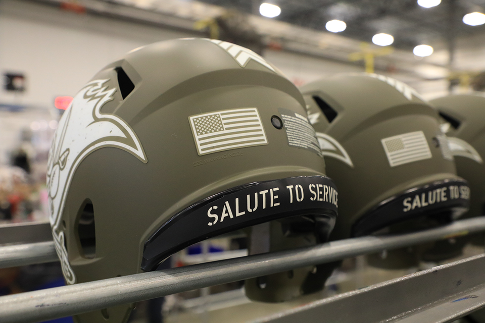 2018 salute to service sweatshirt